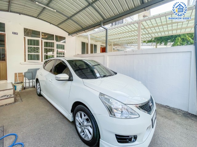 ทาวน์โฮมมือสองย่านกรุงเทพฯ ซอยนาคนิวาส37 แยก 1-8 เนื้อที่กว้าง 21.30 ตร.ว. พร้อมฟังก์ชัน 4 ห้องนอน 3 ห้องน้ำ ที่จอดรถ 1 คัน ภายในตกแต่งสวย ทำเลใจกลางเมือง รายล้อมด้วยสิ่งอำนวยความสะดวก เชื่อมต่อถนนประเสริฐมนูญกิจ ถนนรามอินทรา ใช้เวลาเพียง 11 นาทีถึงทางด่วน"ฉลองรัช"